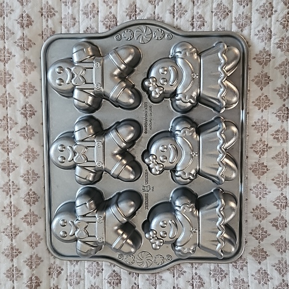 Nordic Ware Gingerbread Kids Cakelet Pan Christmas Mold - Picture 2 of 7